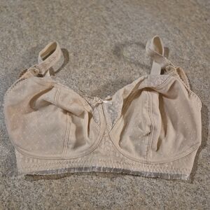 Elegant Cream Lace Bra